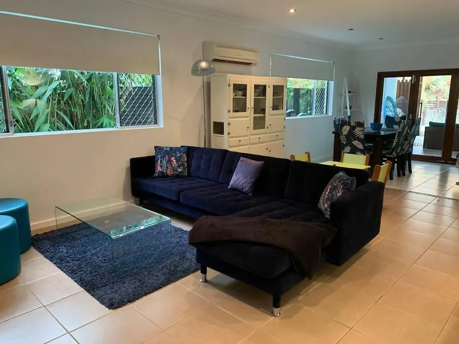 Tropical Oasis Villa Freshwater Holiday home
